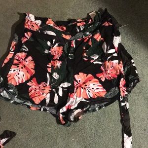 Floral high waisted shorts NWT